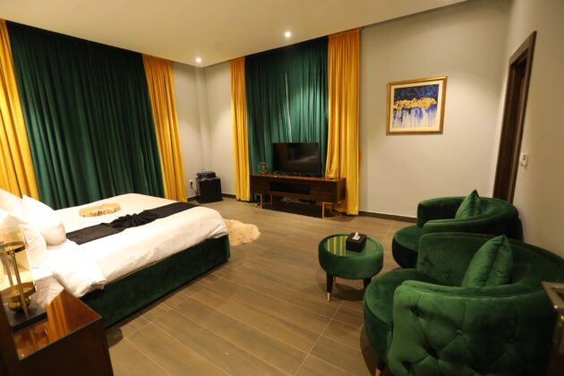 The Royal Orchard Suite - Image 6