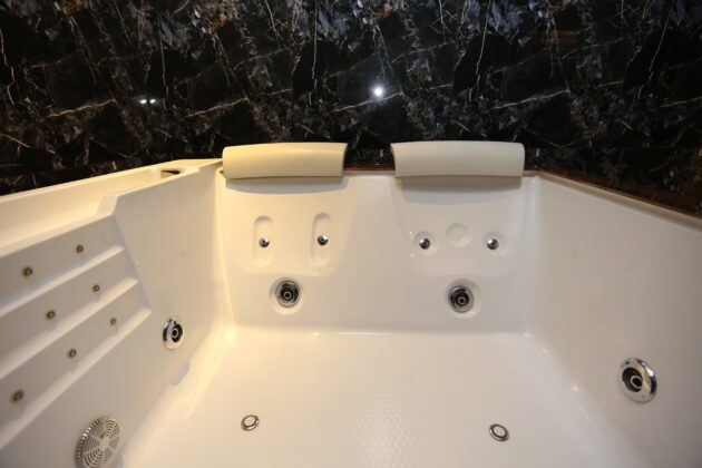 The Royal Orchard Suite - Image 22