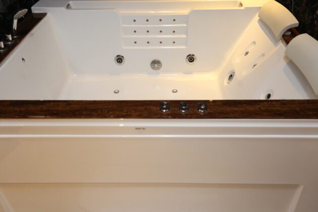 The Royal Orchard Suite - Image 13