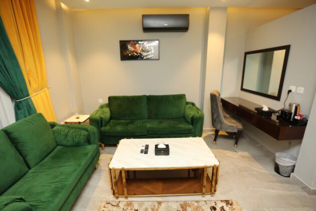 The Royal Orchard Suite - Image 12